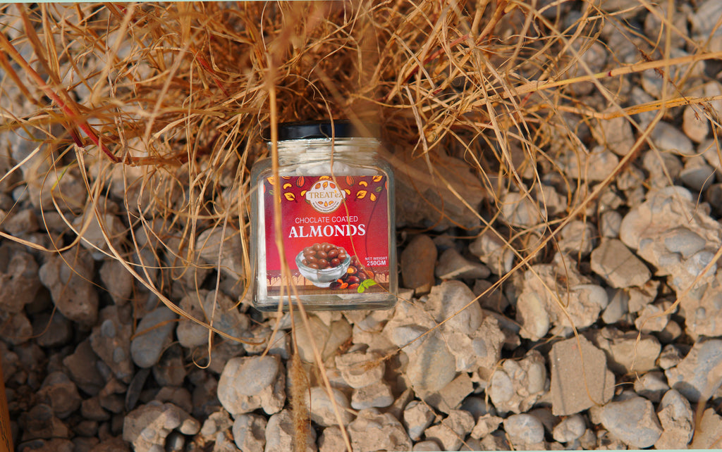 Luxury White Chocolate Coated Almonds 250g | Premium Nuts by TREAT’ez